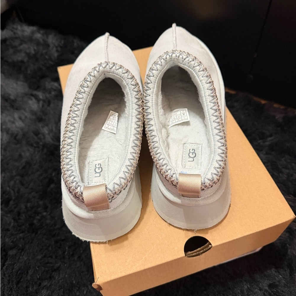Women’s UGG Tazz Platform Clogs - Picture 3 of 4